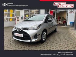 Silber Gebraucht 2015 Toyota Yaris Cool Limousine | 8.950 € (Fairer Preis)
