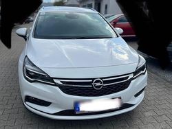 Weiß Gebraucht 2016 Opel Astra Kombi | 12.500 € (Teuer)