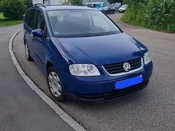 Blau Gebraucht 2004 VW Touran Van / Kleinbus | 1.800 € (Fairer Preis)