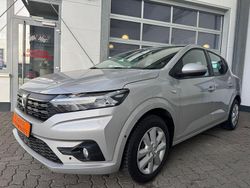 Grau Gebraucht 2023 Dacia Sandero Comfort Limousine | 16.490 € (Etwas zu teuer)
