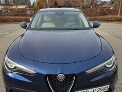Blau Gebraucht 2019 Alfa Romeo Stelvio Lusso SUV | 19.800 € (Guter Preis)
