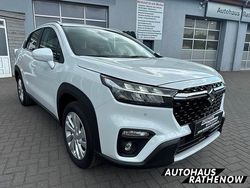 Silky silver metallic Neu 2025 Suzuki SX4 S-Cross Comfort SUV | 28.090 € (Etwas zu teuer)