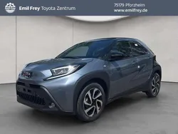 Grau Neu 2025 Toyota Aygo Play Kleinwagen | 20.990 €
