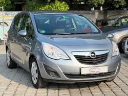 Grau Gebraucht 2010 Opel Meriva Selection Van / Kleinbus | 6.990 € (Fairer Preis)