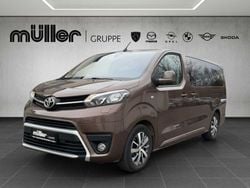 Brown rich oak Gebraucht 2022 Toyota Proace Verso Team Kombi | 34.490 € (Guter Preis)