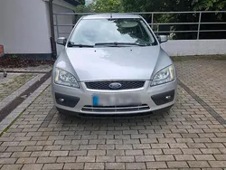 Silber Gebraucht 2006 Ford Focus Limousine | 1.000 € (Fairer Preis)