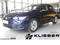 Atlantic blue metallic (blau) Gebraucht 2023 VW Golf VIII Life Limousine | 23.470 € (Guter Preis)