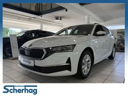 Moon weiss metallic (metallic) Gebraucht 2024 Skoda Octavia Selection Kombi | 27.770 € (Superpreis)