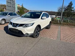 Weiß Gebraucht 2015 Nissan Qashqai SUV | 9.700 € (Fairer Preis)