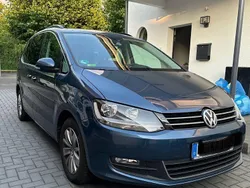 Blau Gebraucht 2017 VW Sharan Comfortline Van / Kleinbus | 21.480 € (Guter Preis)