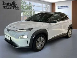 Chalk white / phantom black (metallic) Gebraucht 2020 Hyundai Kona Premium SUV | 22.790 € (Etwas zu teuer)
