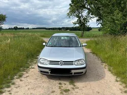 Silber Gebraucht 2001 VW Golf IV Kleinwagen | 800 € (Fairer Preis)