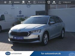 Silber Gebraucht 2024 Skoda Octavia Selection Kombi | 29.980 € (Guter Preis)