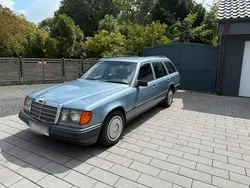 Blau Gebraucht 1988 Mercedes E300 Kombi | 8.000 €