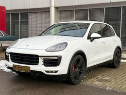 Weiß Gebraucht 2016 Porsche Cayenne Turbo Chrono SUV | 28.800 € (Fairer Preis)