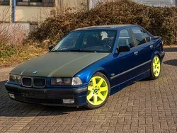 Blau Gebraucht 1990 BMW 323 Limousine | 8.999 €