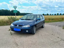 Blau Gebraucht 2003 Renault Mégane GrandTour Kombi | 1.500 € (Fairer Preis)