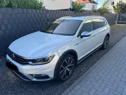 Weiß Gebraucht 2017 VW Passat Alltrack Kombi | 19.500 € (Fairer Preis)