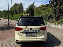 Schwarz Gebraucht 2023 VW Touran Van / Kleinbus | 17.500 € (Guter Preis)