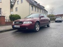 Rot Gebraucht 2000 Audi A4 Limousine | 500 € (Superpreis)