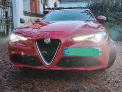 Rot Gebraucht 2017 Alfa Romeo Giulia Business Limousine | 20.999 € (Etwas zu teuer)