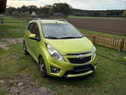 Grün Gebraucht 2010 Chevrolet Spark Kleinwagen | 1.400 € (Superpreis)