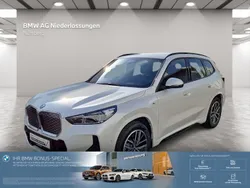 Weiß Gebraucht 2024 BMW iX1 Luxury Line SUV | 44.495 € (Fairer Preis)