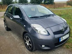 Grau Gebraucht 2010 Toyota Yaris Cool Limousine | 3.600 € (Fairer Preis)