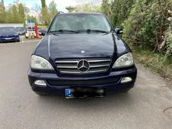 Blau Gebraucht 2002 Mercedes ML270 SUV | 4.300 €