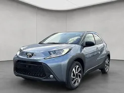 Beige Neu 2025 Toyota Aygo Play Kleinwagen | 18.100 €