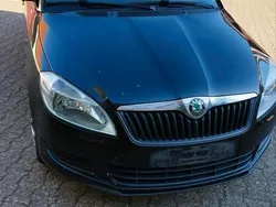 Schwarz Gebraucht 2011 Skoda Fabia Kombi | 3.150 €