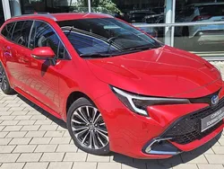 Karminarot metallic Neu 2025 Toyota Corolla Team Kombi | 30.990 € (Fairer Preis)