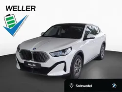 Alpinweiss iii (weiß) Gebraucht 2024 BMW iX2 Performance SUV | 39.200 € (Superpreis)