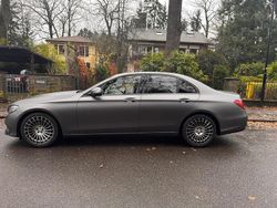 Grau Gebraucht 2016 Mercedes E220 Avantgarde Limousine | 24.000 €