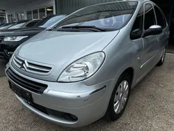 Grau Gebraucht 2006 Citroën Xsara Picasso Exclusive Van / Kleinbus | 2.999 € (Teuer)