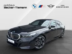 Saphirschwarz Gebraucht 2024 BMW 520 M Sport Limousine | 54.896 € (Superpreis)
