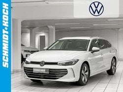 Weiß Gebraucht 2024 VW Passat Business Limousine | 35.847 € (Guter Preis)