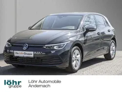Uranograu Gebraucht 2023 VW Golf VIII Life Limousine | 21.480 € (Guter Preis)