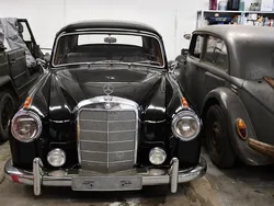 Schwarz Gebraucht 1959 Mercedes 220 SE Limousine | 34.000 €