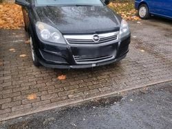 Schwarz Gebraucht 2010 Opel Astra Kombi | 3.290 € (Guter Preis)