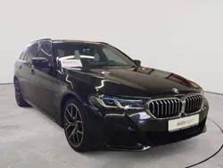 Saphirschwarz metallic Gebraucht 2022 BMW 530e M Sport Kombi | 33.790 € (Guter Preis)