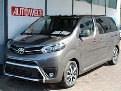 Grau Gebraucht 2024 Toyota Proace Verso Team Kombi | 46.990 € (Teuer)