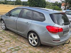 Grau Gebraucht 2012 Opel Astra Sport Kombi | 4.700 € (Fairer Preis)
