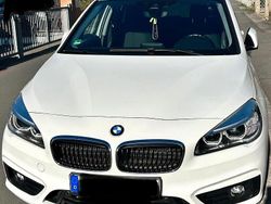 Weiß Gebraucht 2016 BMW 220 Active Tourer Van / Kleinbus | 14.300 € (Fairer Preis)
