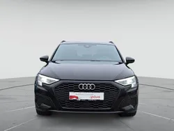 Mythosschwarz metallic Gebraucht 2023 Audi A3 Sportback e-tron Advanced Plus Limousine | 36.999 €