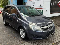 Blau Gebraucht 2010 Opel Zafira Edition Van / Kleinbus | 2.499 € (Fairer Preis)