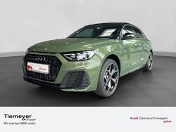 Distriktgrün metallic Neu 2025 Audi A1 Sportback S-Line Kleinwagen | 38.380 € (Etwas zu teuer)