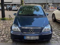 Blau Gebraucht 2001 Mercedes A160 Elegance Kleinwagen | 2.000 € (Fairer Preis)