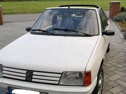 Weiß Gebraucht 1988 Peugeot 205 Cabrio | 8.500 €