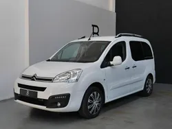 Weiß Gebraucht 2017 Citroën Berlingo SELECTION Van / Kleinbus | 6.990 € (Guter Preis)